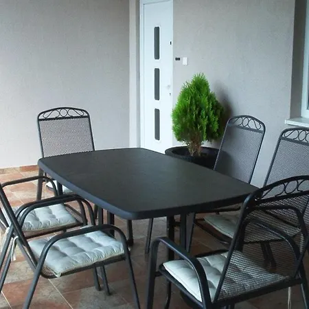 Petra Apartment *